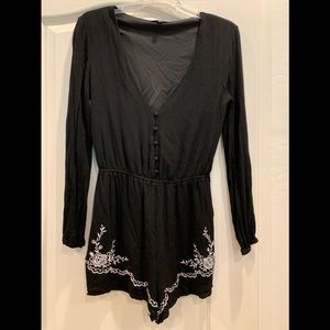Kendall & Kylie Black romper 🌸 Size: Small
